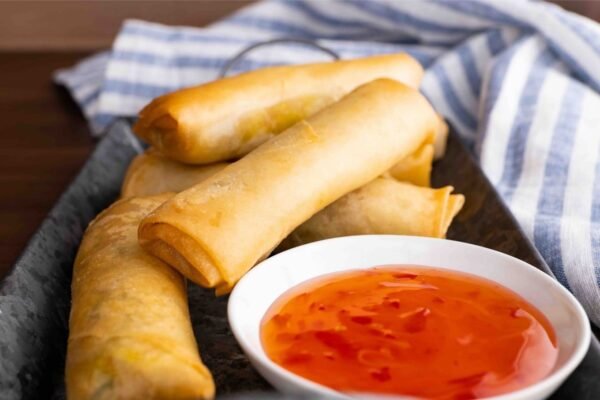 VEGETABLE SPRING ROLLS (6 PCS)